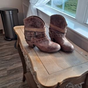 Corral Leather Brown Buckle Indie Spirit Boots